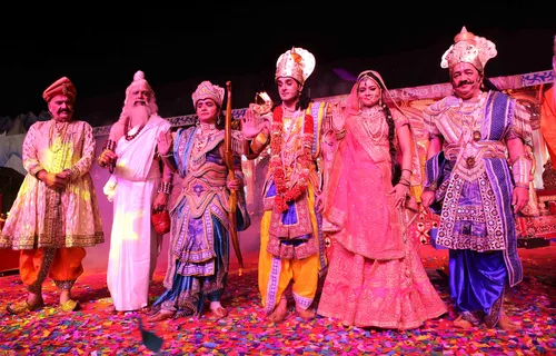 Dr. Harsh Vardhan played the role of Raja Janak on the third day of LuvKush Ramlila!