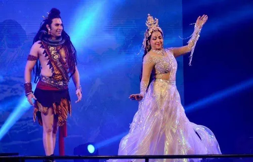 Hema Malini And Sandip Soparrkar In ‘Ganga’ Musical At Pravasi Bharatiya Divas