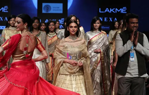 Aditi Rao Hydari Walks The Ramp For Designer Sailesh Singhania At Lakme Fashion Week