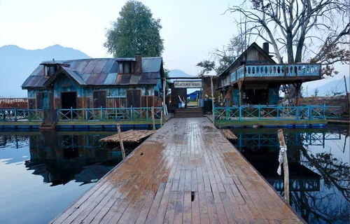 A Floating Set For ‘Notebook’
