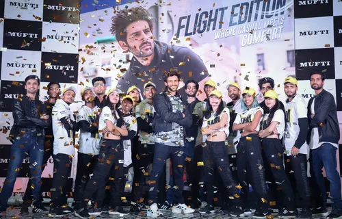 Kartik Aaryan Unveils ‘Flight Edition’ By MUFTI Amongst Fans