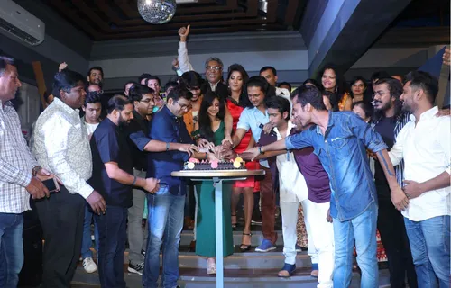 Pranali, Prathamesh, Ritika And Abhijeet Team Celebrate Success Of The Film Takatak With Director Milind Kavde 