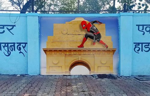 Fans Welcome Spider-Man To Mumbai With Graffiti Tribute!