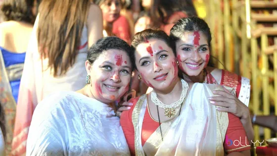 Rang-barse revelry marks  “Sindoor  Khela” with Kajol-Rani- Sharbani at Bombay Sarbojanin Durga Puja Samiti (75th year) !