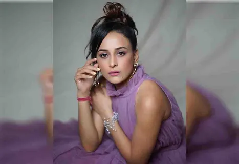 <strong>Sexy seductress Sneha Jain says fan love matters, but she gets upset with crazy ones who cross the line, invades an actor’s personal space</strong>