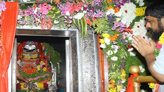 Director Om Raut reached Karmghat Hanuman temple to seek blessings for Adipurush