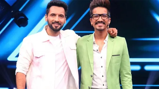 Join Haarsh Limbachiyaa, and Punit J. Pathak as they bring the house down with ‘Entertainment Ki Raat - Housefull' on COLORS