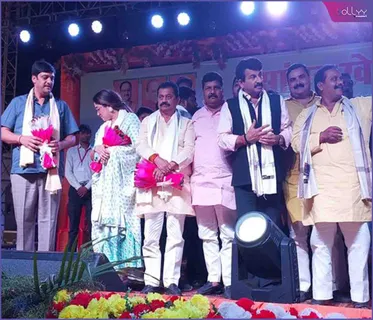 Manoj Tiwari and Dinesh Lal Nirhua honored Anand Bihari Yadav in Azamgarh MP Sports Festival.!