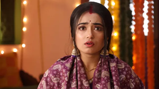 Emotional Twist: Damini Hugs Mohan in 'Pyar Ka Pehla Naam Radha Mohan'