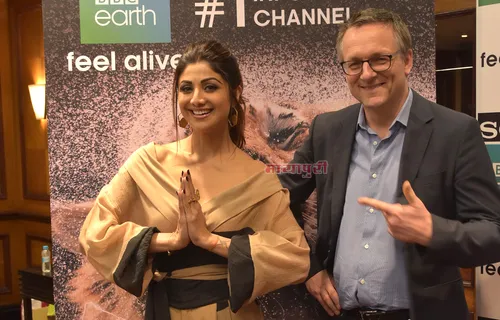 सोनी बीबीसी अरथ के नंबर 1 समारोह में डॉ माइकल मोस्ली के साथ शामिल हुई शिल्पा शेट्टी कुंद्रा