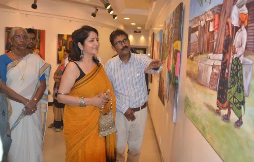 केरल बाढ़ पीड़ितों के लिए लगाई प्रदर्शनी, फिल्म अभिनेत्री साधना सिंह ने किया उद्घाटन
