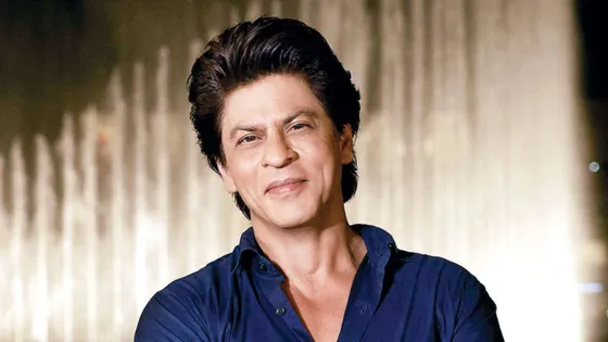 Shahrukh Khan ने फिल्म इंडस्ट्री में 30 साल पूरे होने की खुशी में फैंस के सवालों का दिया जवाब