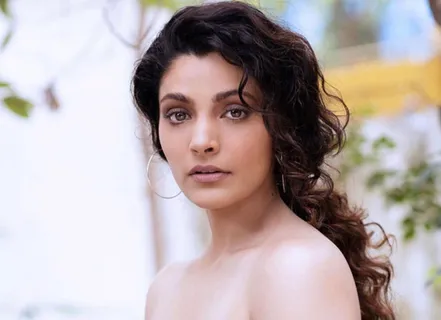 Saiyami Kher सेंट जेवियर्स कॉलेज की छात्रा रही हैं और अब वहां शूटिंग कर के अपना सपना पूरा किया