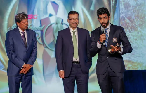 लॉर्ड्स क्रिकेट ग्राउंड में आयोजित इंडियन क्रिकेट हीरोज़ में जसप्रीत बमराह को क्रिकेटर ऑफ़ द ईयर से सम्मानित किया गया