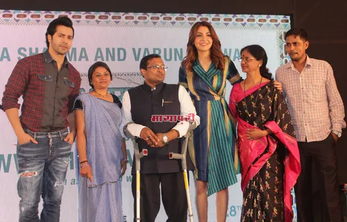 वडोदरा की टेलर टीम के साथ फिल्म सुई धागा का प्रमोशन करने पहुंचे अनुष्का शर्मा और वरुण धवन