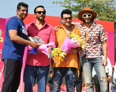 Ranveer Singh, Rohit Shetty, Varun Sharma 'Cirkus' फिल्म को प्रोमोट करने असलम शेख द्वारा आयोजित मलाड मस्ती पहुंचे