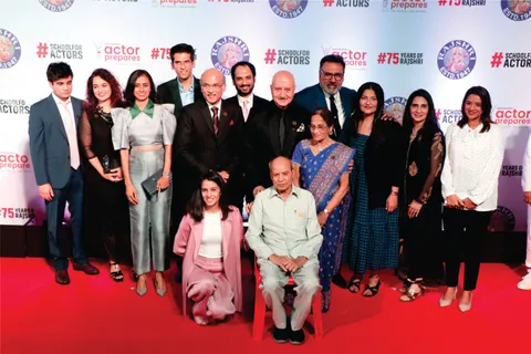 राजश्री फिल्म्स के 75 वीं जयंती पर प्रस्तुत, उनकी नवीनतम फिल्म ' ऊंचाई' की तारीफ में क्या बोले ये सुप्रसिध्द फिल्म हस्तियां