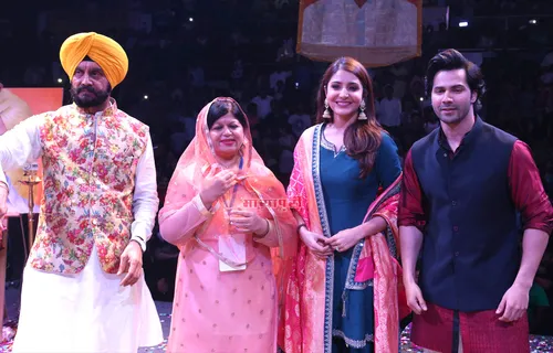 अनुष्का शर्मा और वरुण धवन ने ‘सद्भावना दिवस-2018’ में भरे रंग