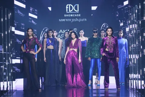 Lakme Fashion Week 2023 में डिजाइनर नम्रता जोशीपुरा 'द फर्स्ट ऑर्डर': एआई से प्रेरित शो के लिए Athiya Shetty बनीं शोस्टॉपर