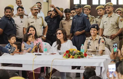 राजस्थान के कोटा पुलिस बल और उनके परिवार वालों से मिलने पहुंची रानी मुखर्जी