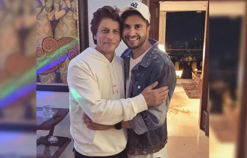 अपने फेवरेट हीरो शाहरुख खान के साथ जस्सी गिल ने शेयर की तस्वीर