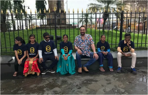 कबीर बेदी ने 6 नेत्रहीन बच्चों को अपने साथ मुंबई के प्रतिष्ठित स्थानों का अनुभव कराया