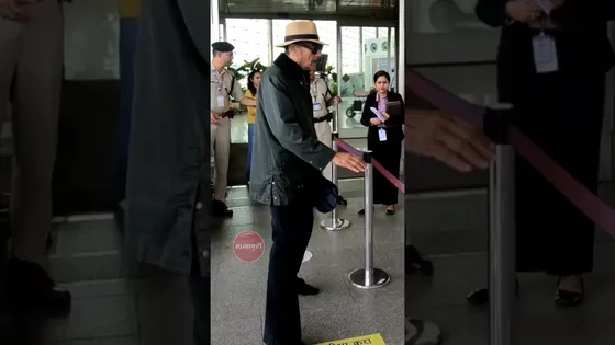 Bollywood Actor Jackie Shroff Spotted At Mumbai Airport #shorts #jackieshroff