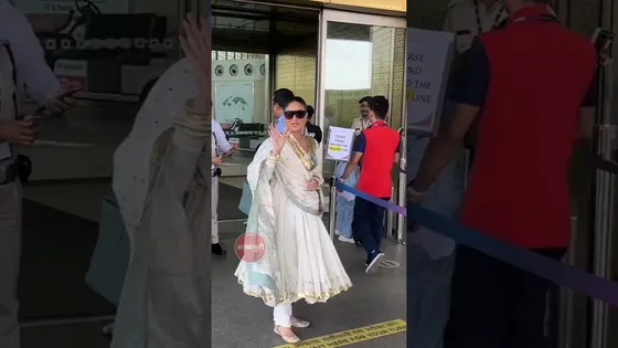 Kareena Kapoor Spotted In An Ethnic Look At The Airport
