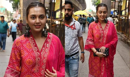 Tejasswi Prakash: A Graceful Visit to Lalbaugcha Raja