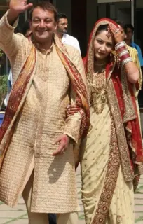 Sanjay Dutt And Maanyata Dutt Celebrates 15th Wedding Anniversary