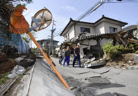 Japan Is Preparing For A Massive Earthquake!!