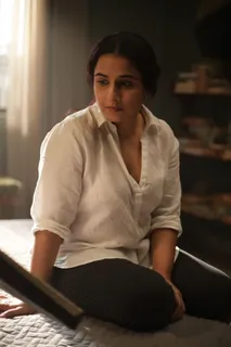 The set clears as Vidya Balan delivers an emotional scene for ‘Do Aur Do Pyaar’ a ritual she follows with all her films!