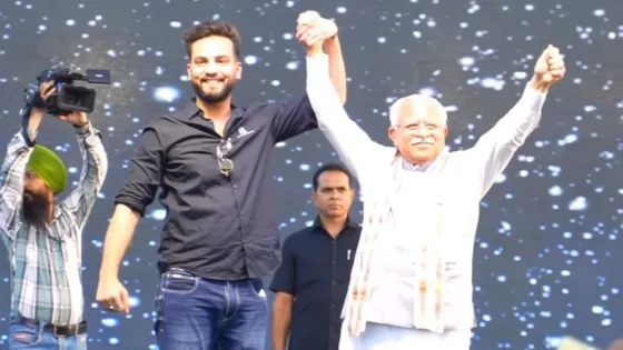 BBOTT 2 Winner Elvish Yadav Kept A Epic Fan Meet-Up In Gurugram , Haryana's CM Manhor Lal Khattar Joined Him!