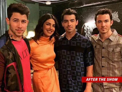 Priyanka Chopra shines as the ultimate host for Preity Zinta at Jonas Brothers’ concert - Stunning photos and videos!