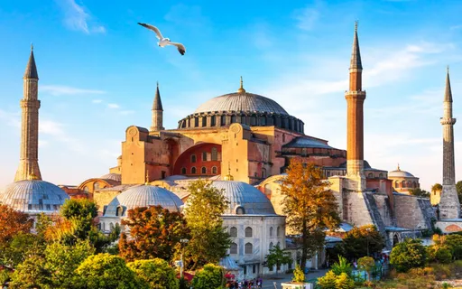 Exploring the Glorious History of Topkapi Palace Museum: Where Timeless Artifacts Meet Cultural Heritage