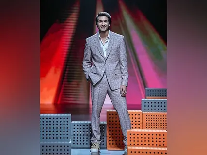 Shantanu Maheshwari takes centre stage as he walks the ramp for a premium men’s wear brand at the Lakmé Fashion Week x FDCI 2023!