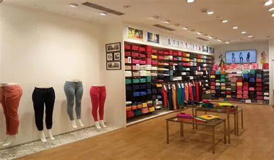 Stock Decline of Go Fashion (India) Amidst Economic Uncertainty