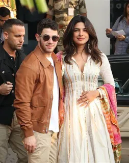 Nick Jonas and Priyanka Chopra set Mumbai on fire with 'Gallan Goodiyaan'; fans go wild!