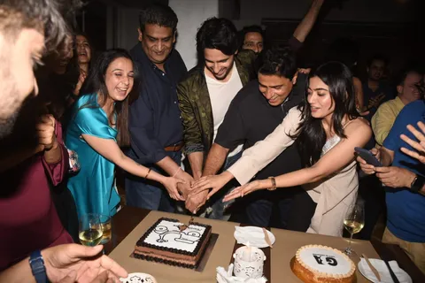 Team Mission Majnu rings in wrap-up celebrations