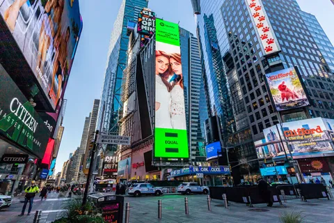 Sukriti and Prakriti Kakar appeared on a billboard in New York City’s Times Square !