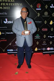 Satish Kaushik thanks Pankaj Tripathi and Salman Khan for his Best Supporting Actor Win for Kaagaz at the Dadasaheb Phalke International Film Festival Awards 2022