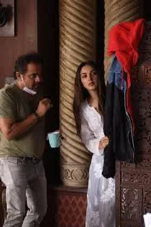 Anees Bazmi Shares some moments of Kiara Advani , from Bhool Bhulaiyaa 2 shoot .