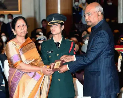 Gallantry Awards: Major Vibhuti Shankar Dhoundiyal Awarded Shaurya Chakra, Mother and Wife Receive The Award.