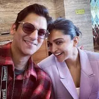 Vijay Verma shares a pictures with Deepika Padukone from the airport , Ranveer Singh Comments !