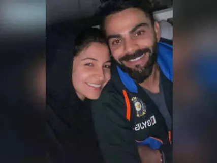 Anushka Sharma cuddles up with Virat Kohli for a sweet selfie; also reveals the time they go to bed!