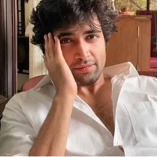 While the industry grapples with a release date frenzy, Major aka Adivi Sesh chooses to wait and give his film the space it deserves!