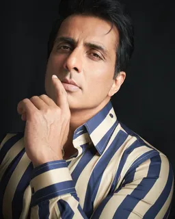 Sonu Sood to distribute 1000 bicycles to students and social workers in hometown Moga !
