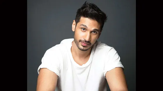Arjun Kanungo puts himself on the global map with the Indian rendition of Vaultboy's hit 'Everything Sucks'!