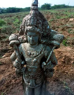 Idol of Surya :  मप्र के इस गांव में किसान के खेत में मिली सूर्य की 10 वीं शताब्दी की मूर्ति