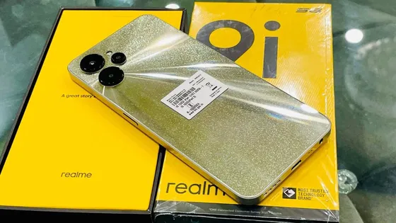 Oneplus के होश उड़ा देंगा Realme का धांसू स्मार्टफोन, तगड़ी कैमरा क्वालिटी और दमदार बैटरी के साथ देखे कीमत